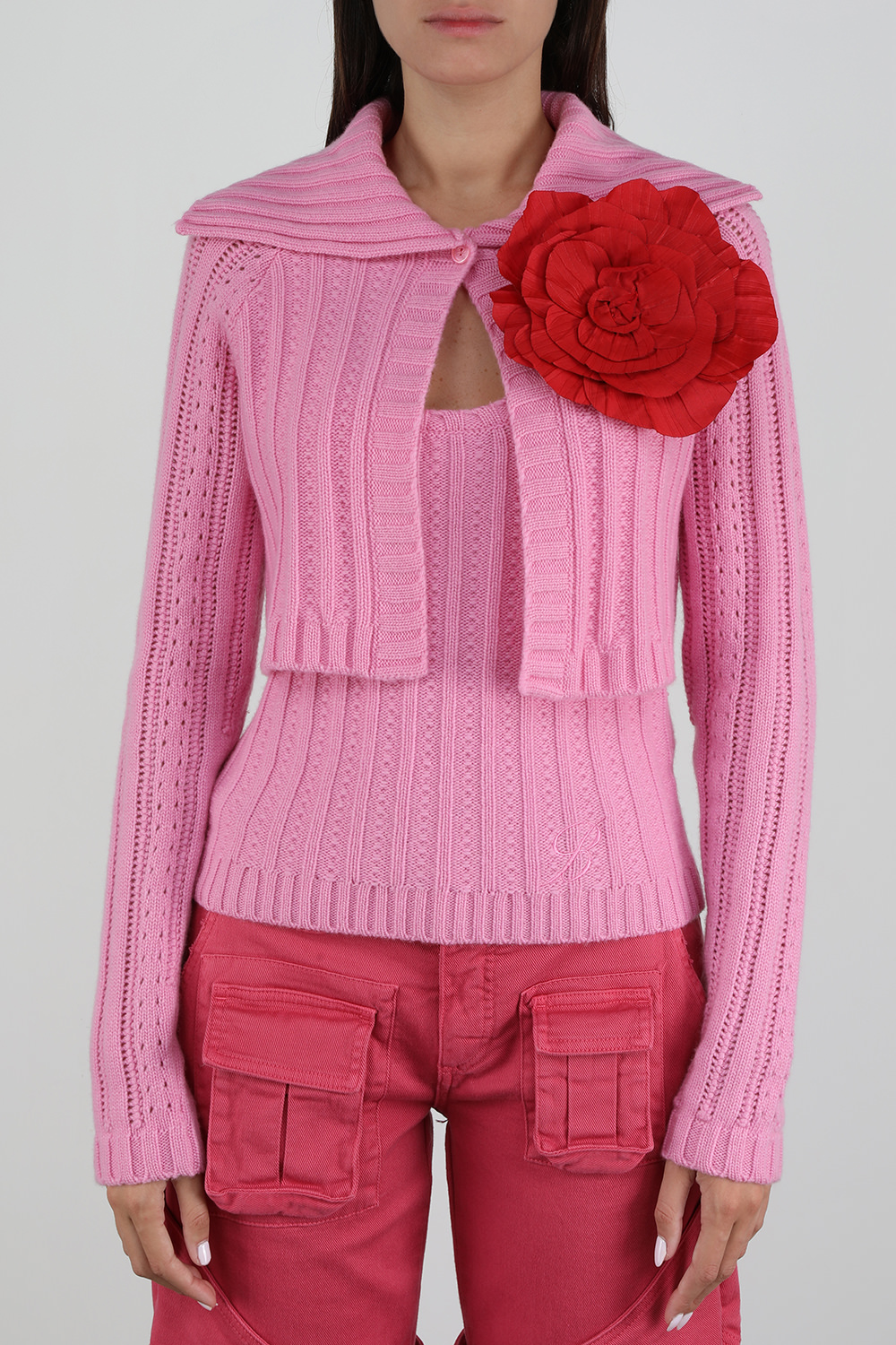 תמונת כל הלוק של סיכת בד בעיצוב ורד